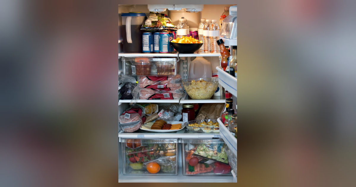 Ist der Stromverbrauch beim Kühlschrank anders, wenn er leer oder vollgefüllt ist?
